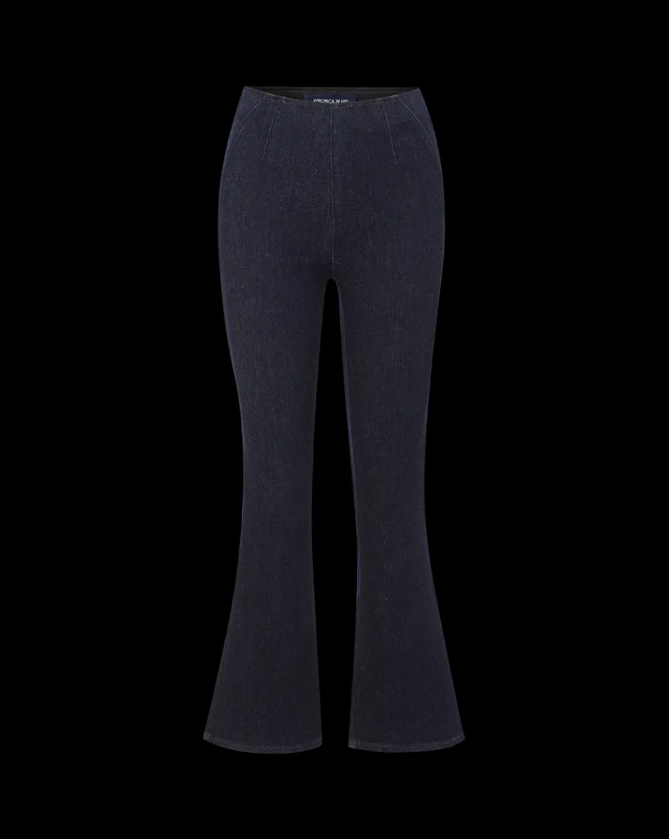 Carson Off-Duty Kick-Flare Jean in Black>Veronica Beard Hot